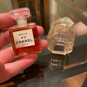 CHANEL No 5 Parfum Bottle